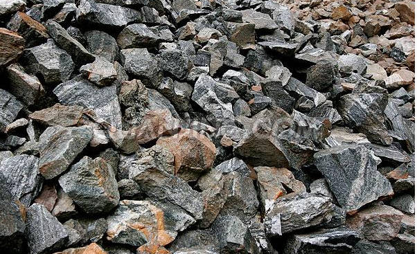 进口铁矿石最新价格及市场走势与影响因素深度解析